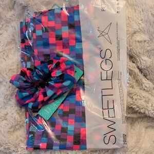 SweetLegs Colorful Pixel Crop Leggings and Scrunchie Set ✨NWT✨